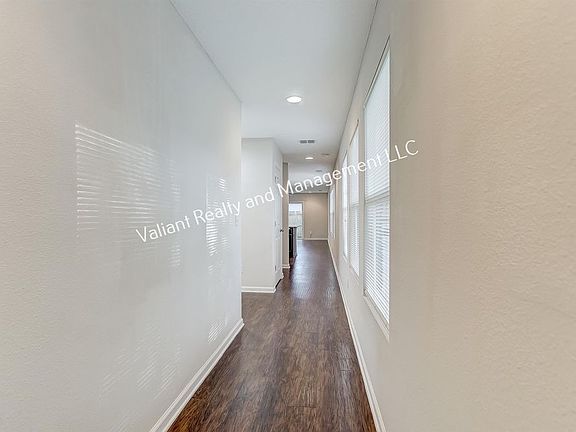 5th image of 8412 Eaton Ave #1