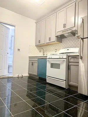 Rented by Apple Exclusive Realty Inc | media 7