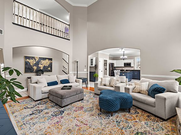 4th image of 2184 Schrader Ln