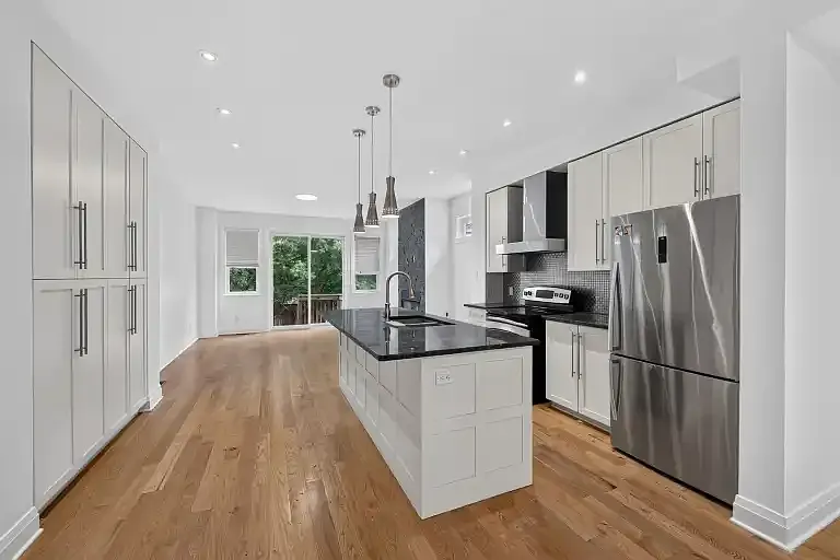 60 Young St #1A — Photo 9