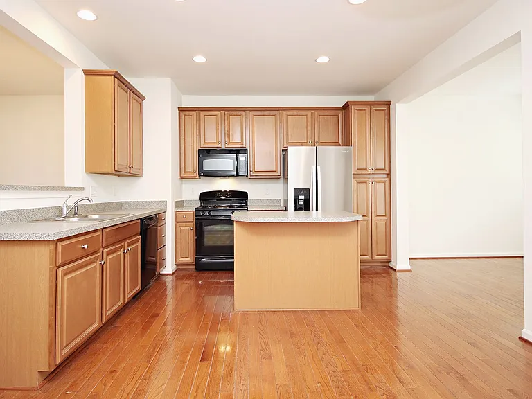 1557 Montessori Ter — Photo 10