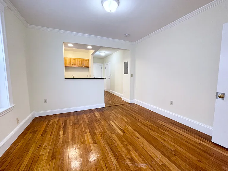55 Queensberry St #26 — Photo 2