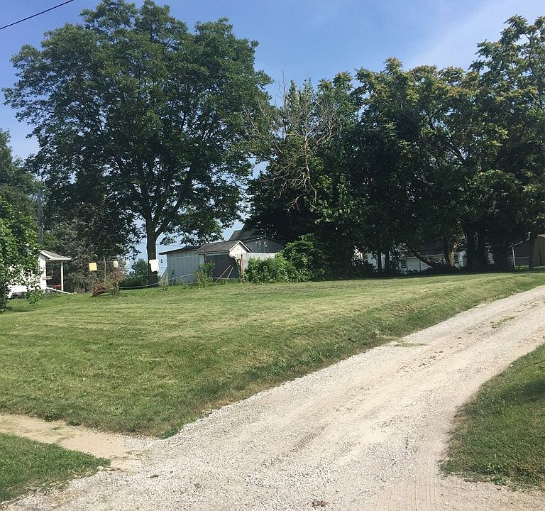 2nd image of 420 E Main St