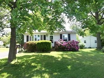 2561 June Ave photo 1