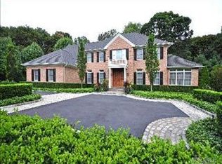 2 Dionne Ct, Northport, NY 11768
