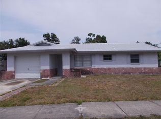 8869 90th Way, Seminole, FL 33777