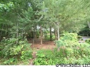 412 Hunters Glen Ln, Hendersonville, NC 28739