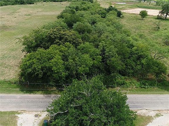 3rd image of 205 W Lipan Dr