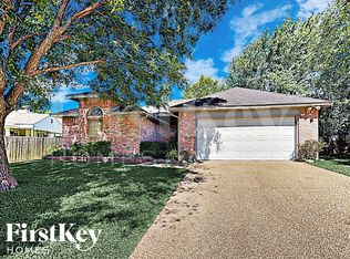 919 Short Line Blvd, Midlothian, TX 76065