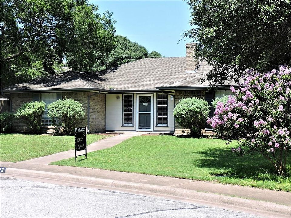 1st image of 223 Brookwood Dr
