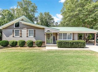 956 Pine Valley Rd, Winder, GA 30680