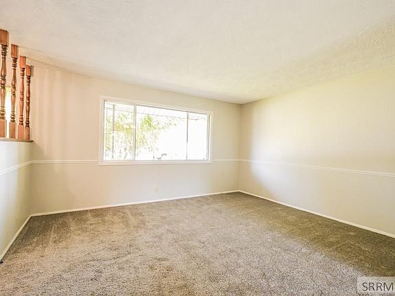 3rd image of 1392 Corinne Ave