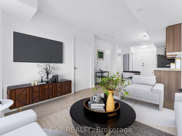 556 Marlee Ave #221, Toronto, ON M6B 3J4