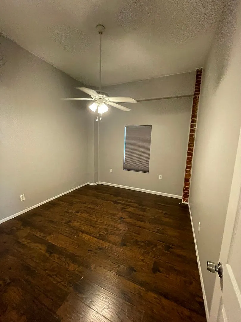 3133 Magnolia — Photo 4