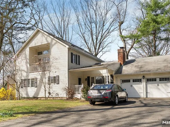 107 Buckingham Dr, Ramsey, NJ 07446