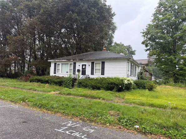 2104 Cameron Rd, Erie, PA 16510