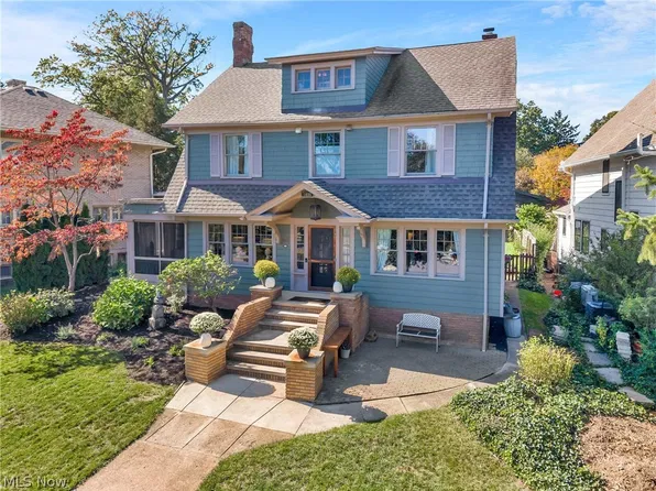 1486 Lewis Dr, Lakewood, OH 44107