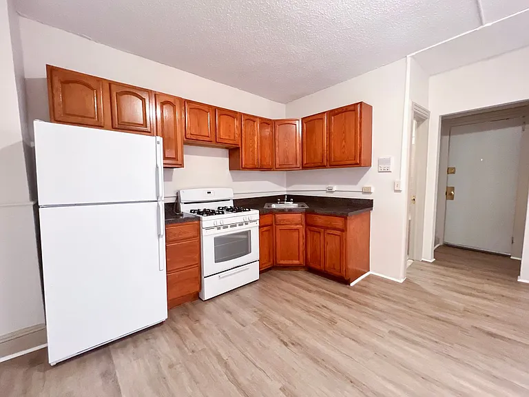 35-37 Bond St — Photo 10