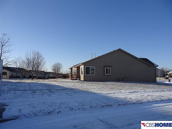 2nd image of 1001 Woodview Dr