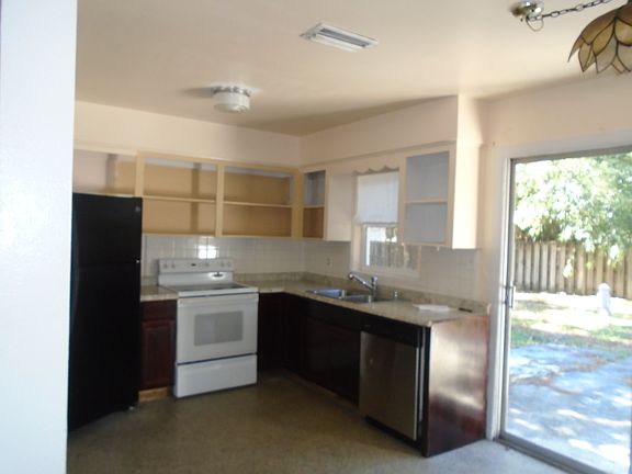 5th image of 1340 NW 55th Ter