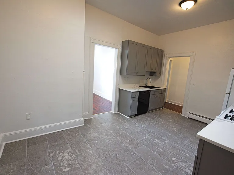 312 Main St #2 — Photo 3