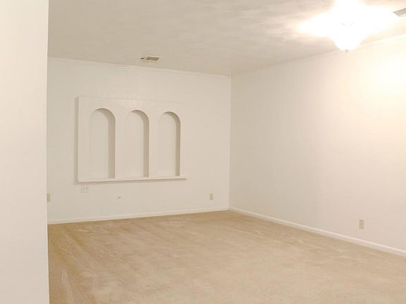 5th image of 3013 Brockbank Dr