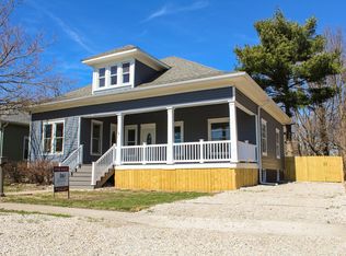402 E Overton St, Tuscola, IL