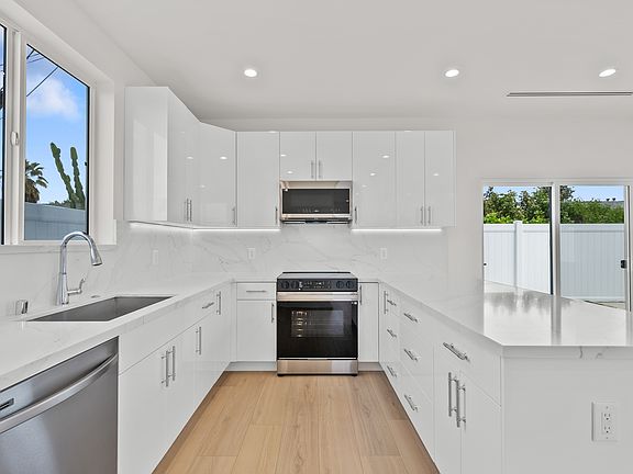 5th image of 12003 Cantara St