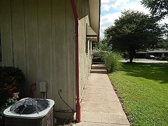 4th image of 166 N Tresslar Ave