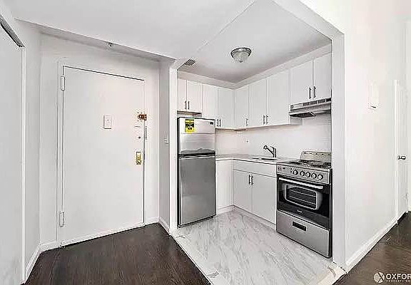 4th image of 220 Park Ave S APT 6C