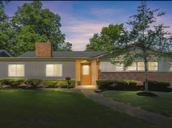 853 Barkley Sq, Saint Louis, MO 63130
