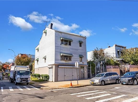 3rd image of 417 Wales Ave