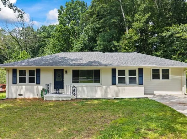 1314 Hidden Cir, Buford, GA 30518