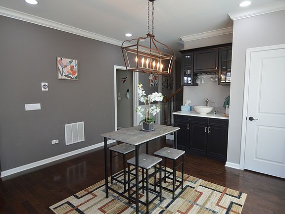 5th image of 124 Roman Ln