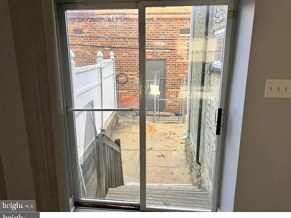 5th image of 2333 S Bonsall St