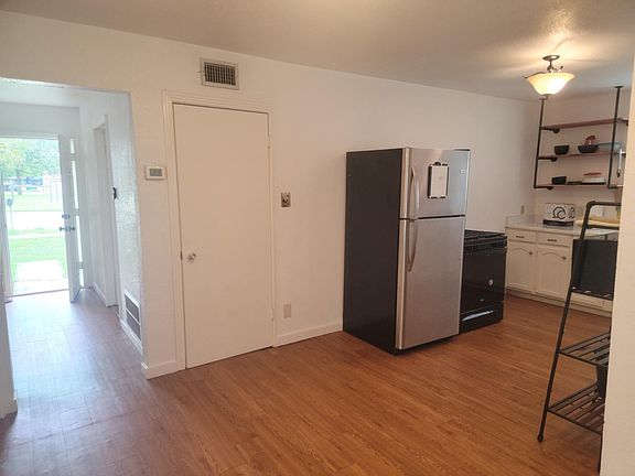 2nd image of 925 4th St
