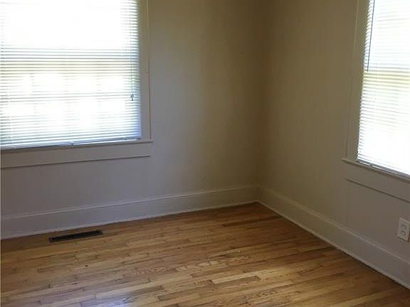 5th image of 522 Lakeside Ave