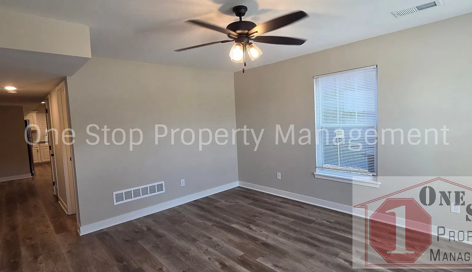 3 Bedroom / 2.5 Bathroom Home in Blue Springs!! — Photo 2