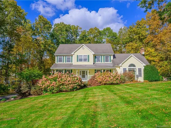 15 Chauncey Drive, Oxford, CT 06478