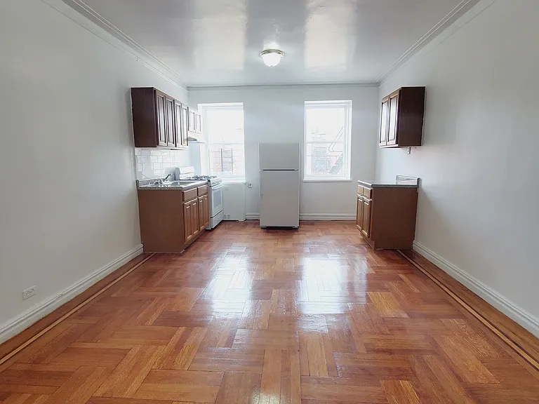 711 Walton Ave #4J — Photo 4