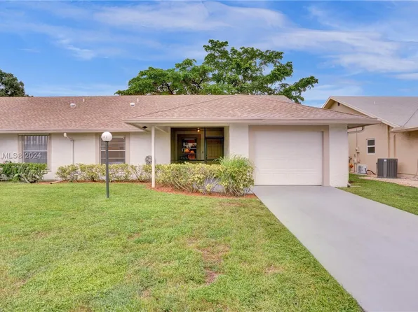 5372 Crystal Anne Dr, West Palm Beach, FL 33417