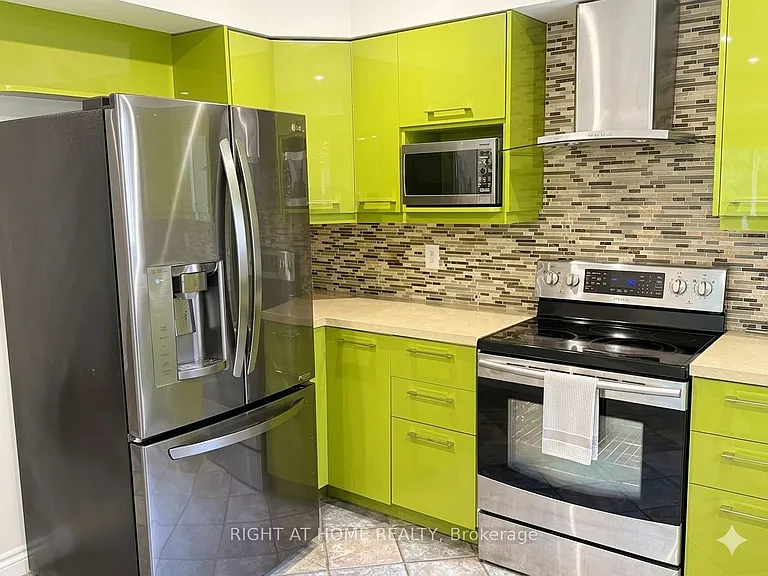 37 Versailles Ct — Photo 5
