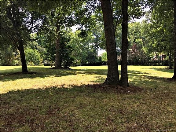 5th image of 3700 English Garden Dr