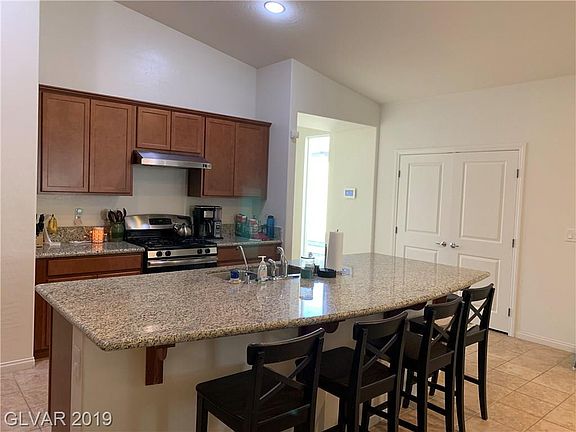 3rd image of 2113 Grovestand Ave