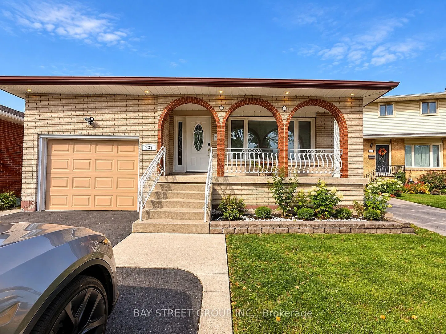 3 bed, $2,450 — Photo 1