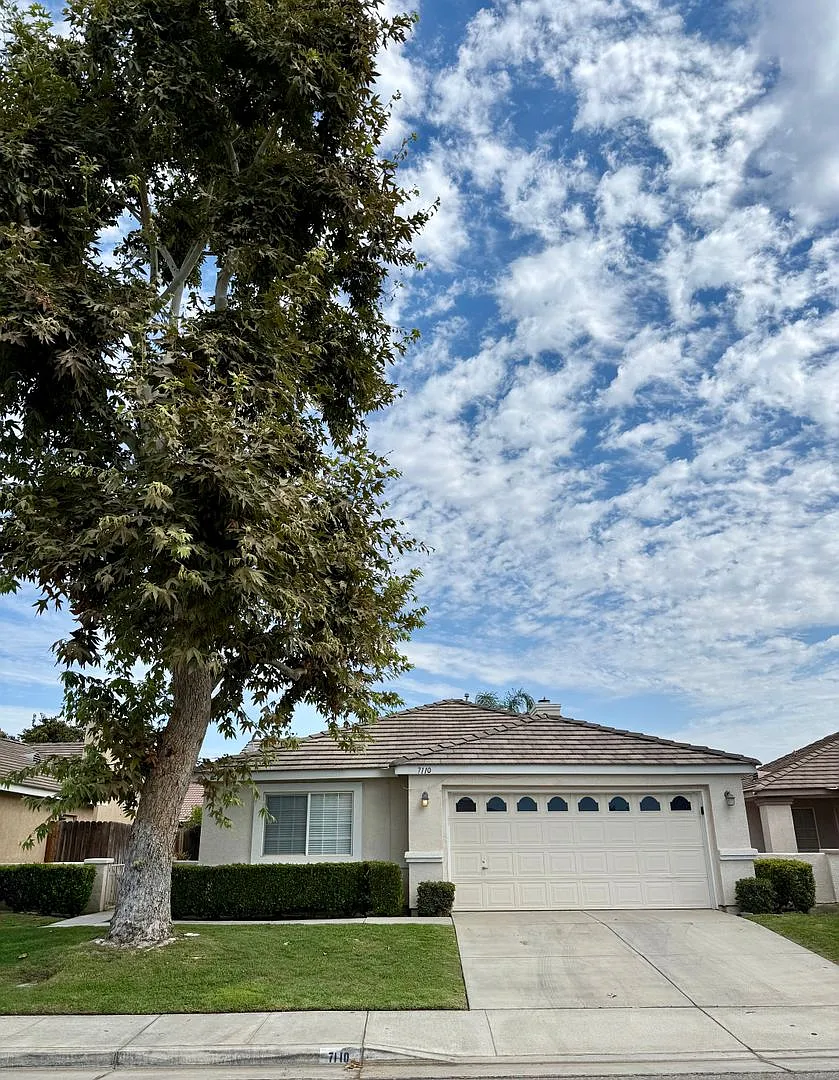 Beautiful Home in Silver Creek! — Photo 1