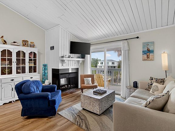 3rd image of 234 Driftwood Ln