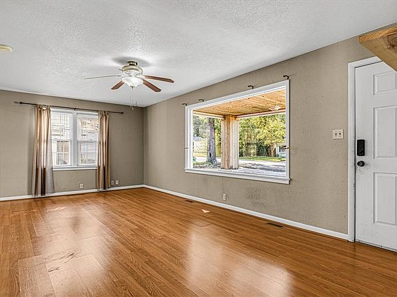 5th image of 619 W Pine St