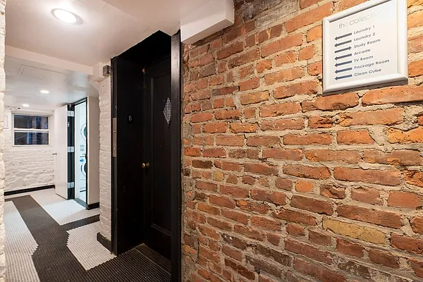 Rented by Bold New York | media 17