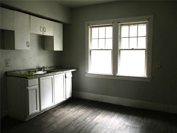 4th image of 274 Avenue D